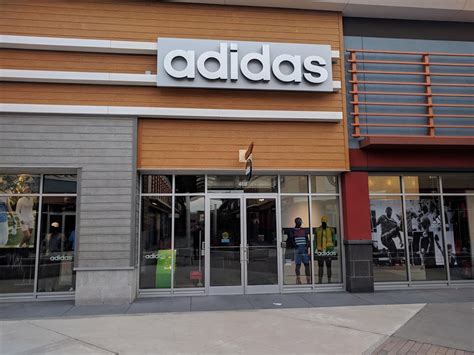 adidas store tanger outlet.